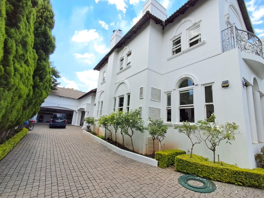 5 Bedroom Property for Sale in Rustenburg Central North West